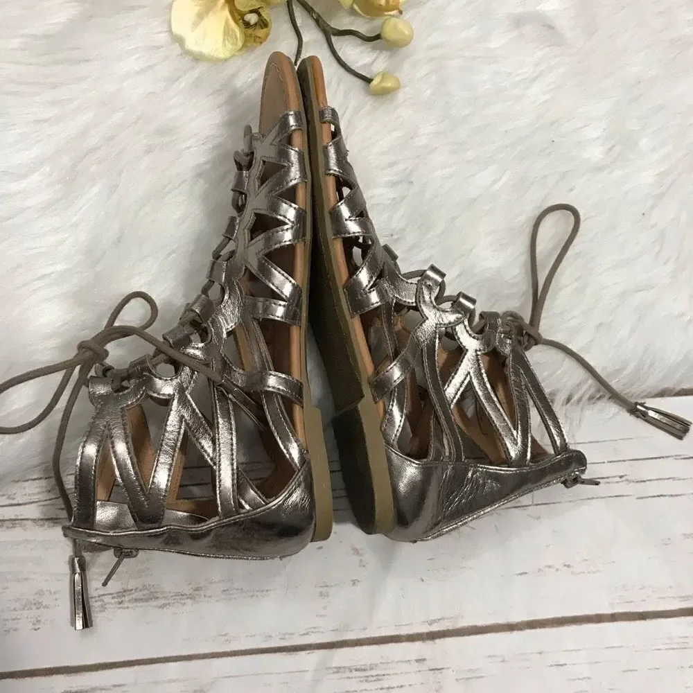 Report Gladiator Girls Metallic Silver Sandals‎ size 5